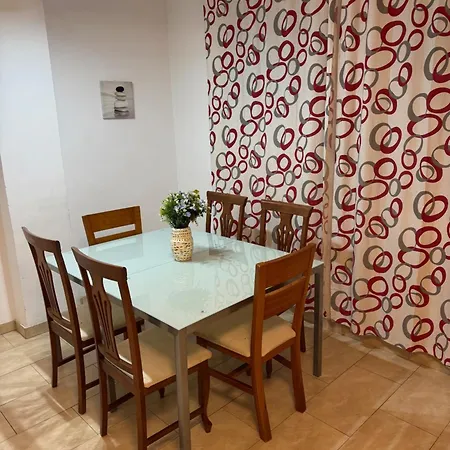 L13 - 5 Bedrooms 2 Baths, Very Large By The Sea 公寓