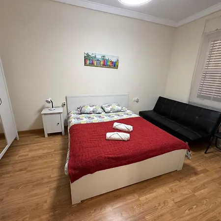 L13 - 5 Bedrooms 2 Baths, Very Large By The Sea